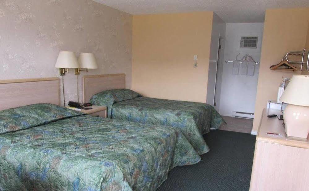 Westwood Motel 100 Mile House Dış mekan fotoğraf