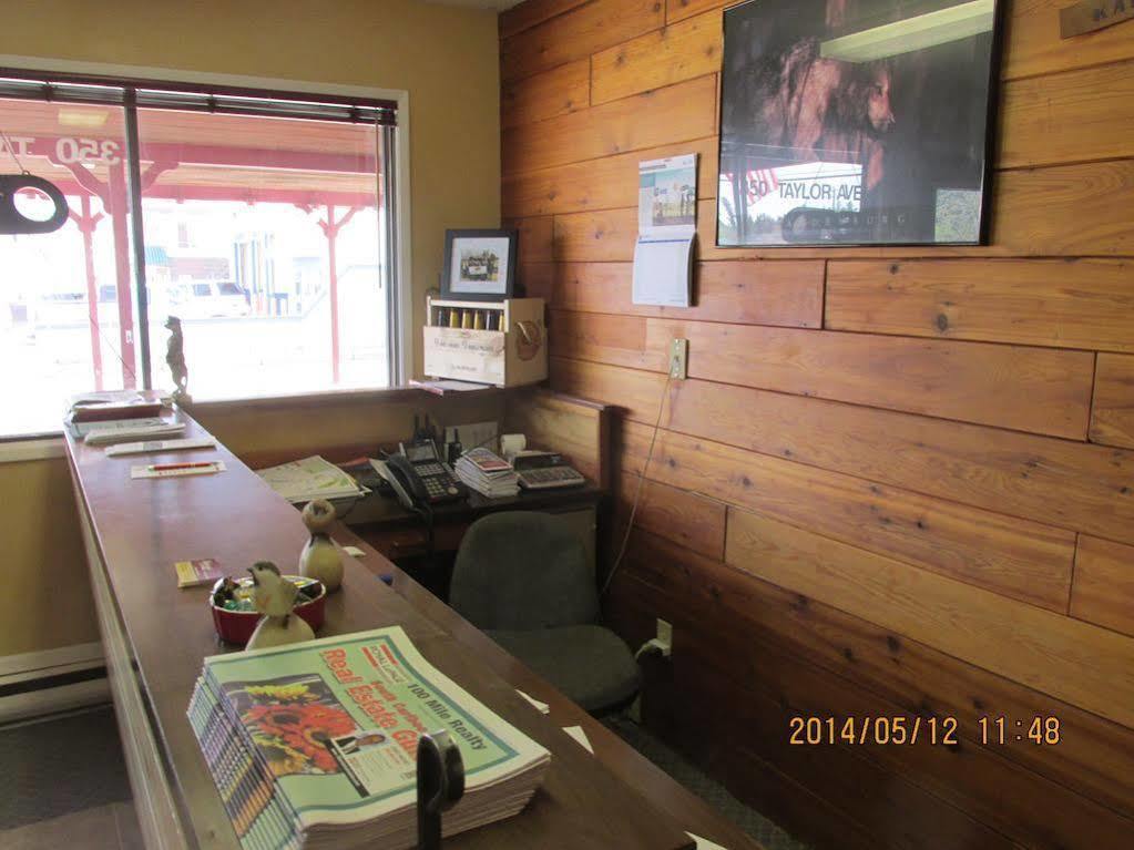 Westwood Motel 100 Mile House Dış mekan fotoğraf