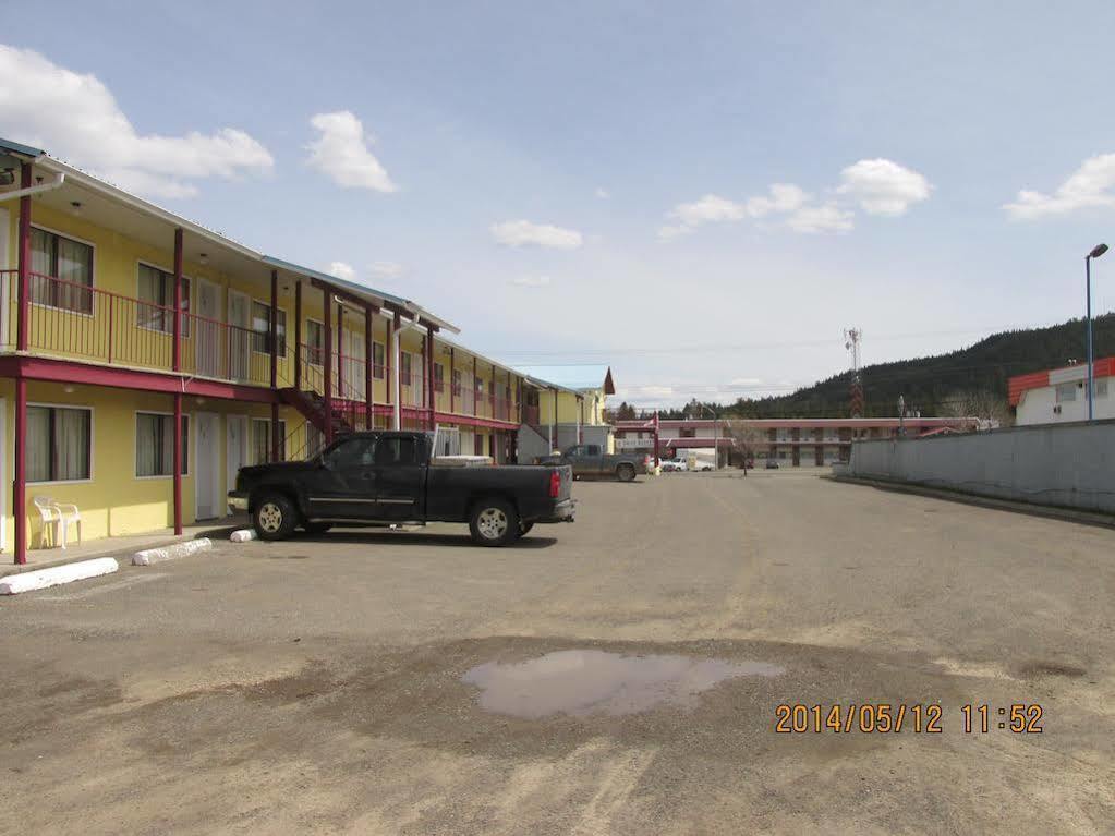Westwood Motel 100 Mile House Dış mekan fotoğraf