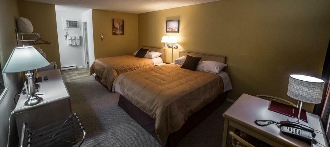 Westwood Motel 100 Mile House Dış mekan fotoğraf
