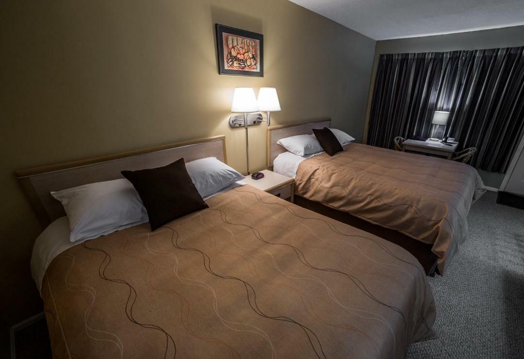 Westwood Motel 100 Mile House Dış mekan fotoğraf