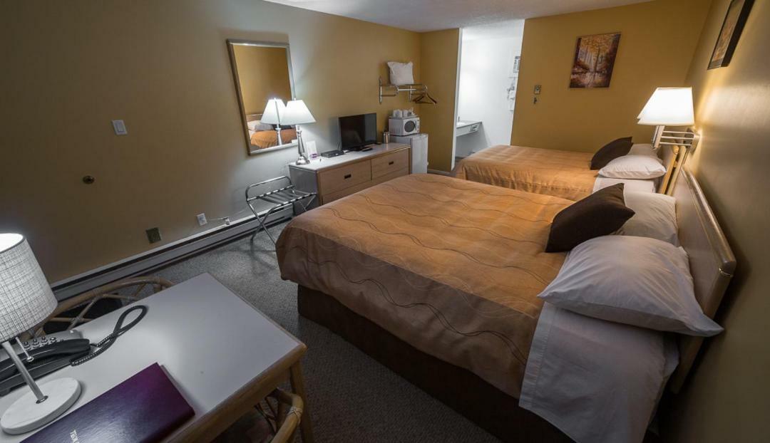 Westwood Motel 100 Mile House Dış mekan fotoğraf